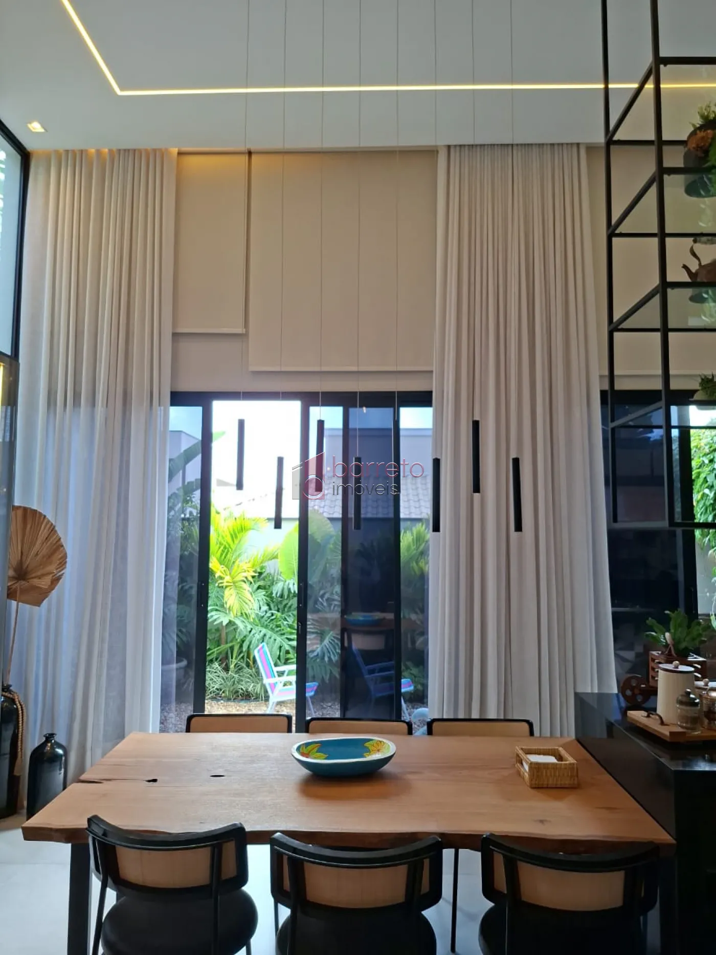 CASA SEMI MOBILIADA À VENDA NO CONDOMÍNIO RESIDENCIAL DOS IPÊS – ENGORDADOURO – JUNDIAÍ/SP