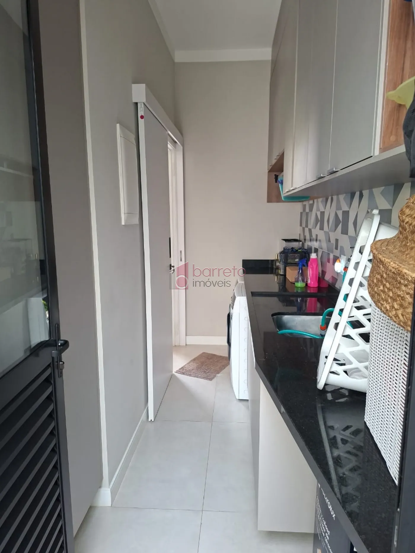 CASA SEMI MOBILIADA À VENDA NO CONDOMÍNIO RESIDENCIAL DOS IPÊS – ENGORDADOURO – JUNDIAÍ/SP