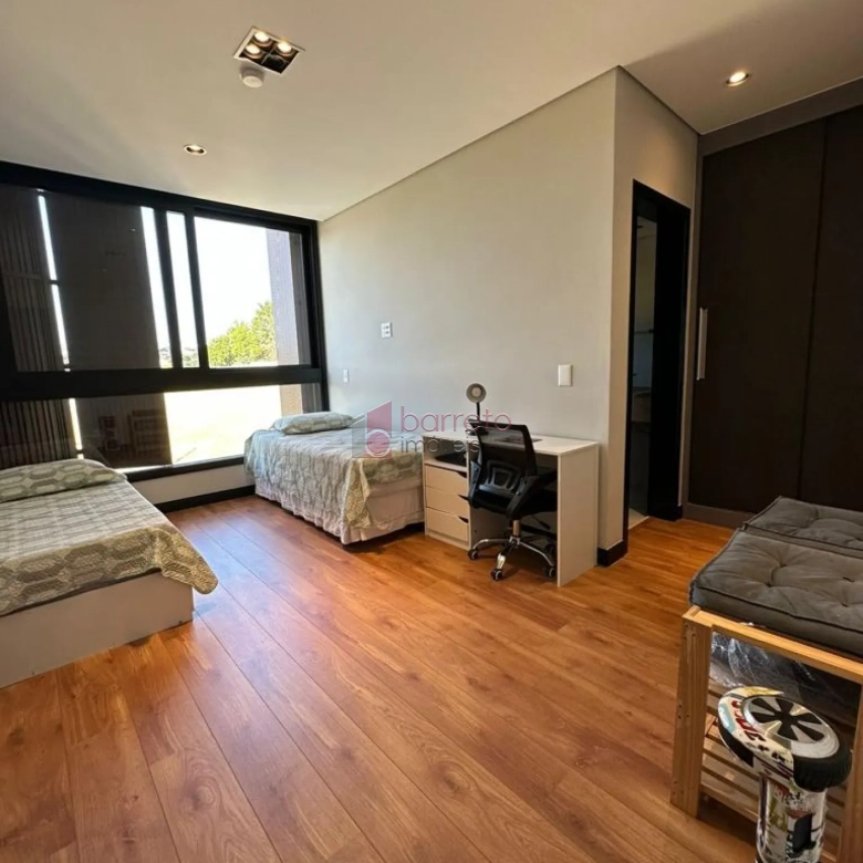 CASA SOBRADO COM 05 SUÍTES À VENDA NO CONDOMÍNIO JARDIM ATENAS – JARDIM SANTA TERESA EM JUNDIAÍ/SP