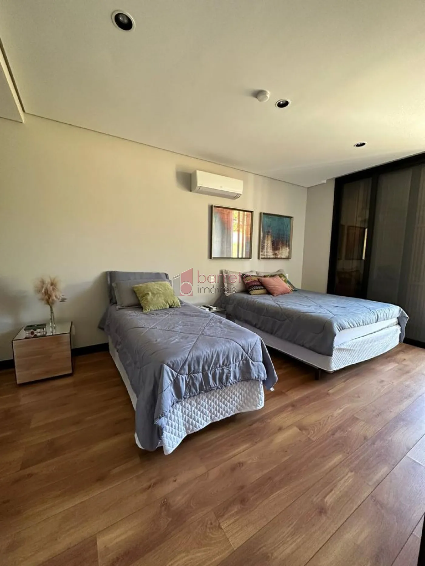 CASA SOBRADO COM 05 SUÍTES À VENDA NO CONDOMÍNIO JARDIM ATENAS – JARDIM SANTA TERESA EM JUNDIAÍ/SP