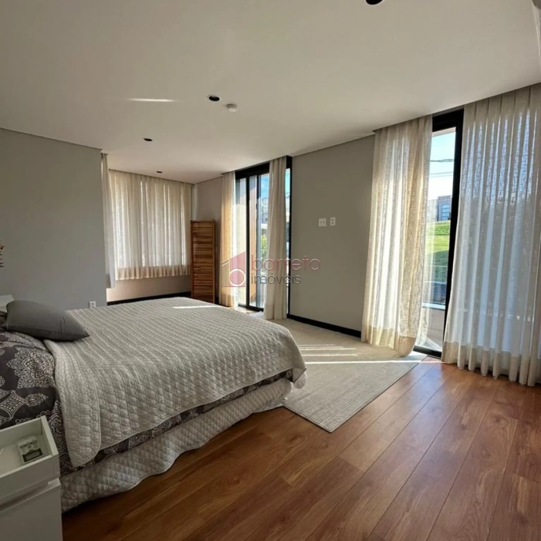 CASA SOBRADO COM 05 SUÍTES À VENDA NO CONDOMÍNIO JARDIM ATENAS – JARDIM SANTA TERESA EM JUNDIAÍ/SP