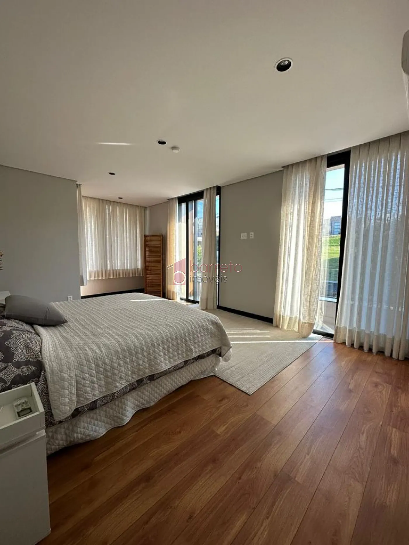 CASA SOBRADO COM 05 SUÍTES À VENDA NO CONDOMÍNIO JARDIM ATENAS – JARDIM SANTA TERESA EM JUNDIAÍ/SP