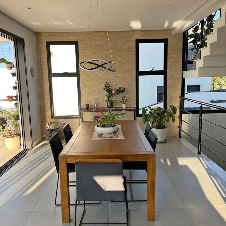 CASA À VENDA NO CONDOMÍNIO TERRAS DE ALVORADA EM JUNDIAÍ/SP