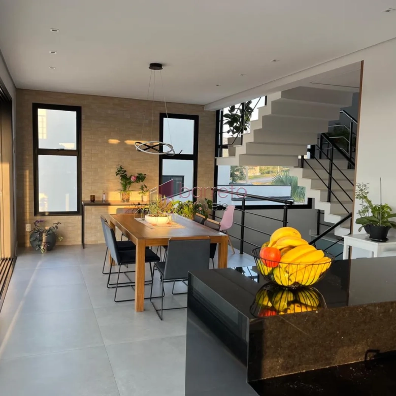 CASA À VENDA NO CONDOMÍNIO TERRAS DE ALVORADA EM JUNDIAÍ/SP
