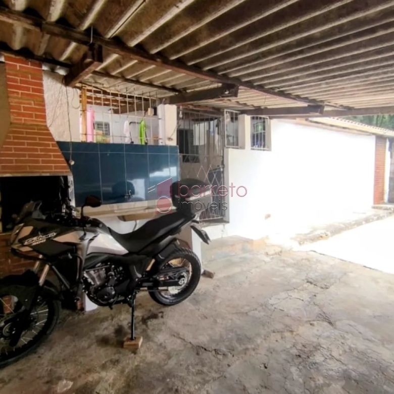 IMÓVEL COM 04 CASAS E UM SALÃO COMERCIAL À VENDA NA VILA JUNDIAINÓPOLIS – JUNDIAÍ/SP