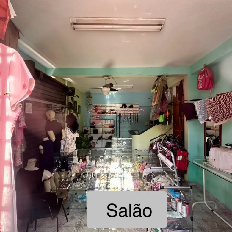 IMÓVEL COM 04 CASAS E UM SALÃO COMERCIAL À VENDA NA VILA JUNDIAINÓPOLIS – JUNDIAÍ/SP