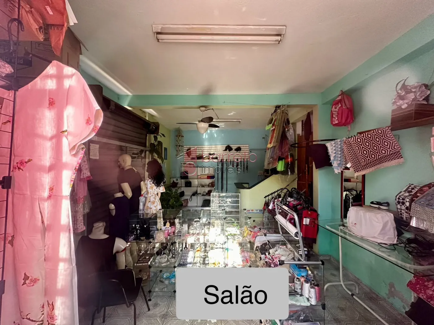 IMÓVEL COM 04 CASAS E UM SALÃO COMERCIAL À VENDA NA VILA JUNDIAINÓPOLIS – JUNDIAÍ/SP