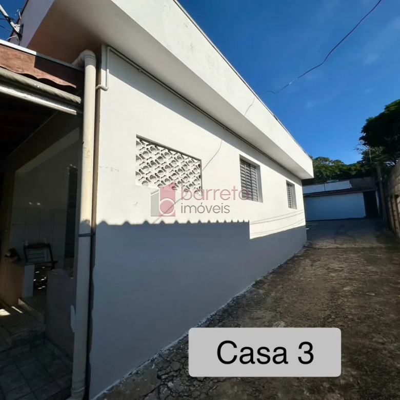 IMÓVEL COM 04 CASAS E UM SALÃO COMERCIAL À VENDA NA VILA JUNDIAINÓPOLIS – JUNDIAÍ/SP