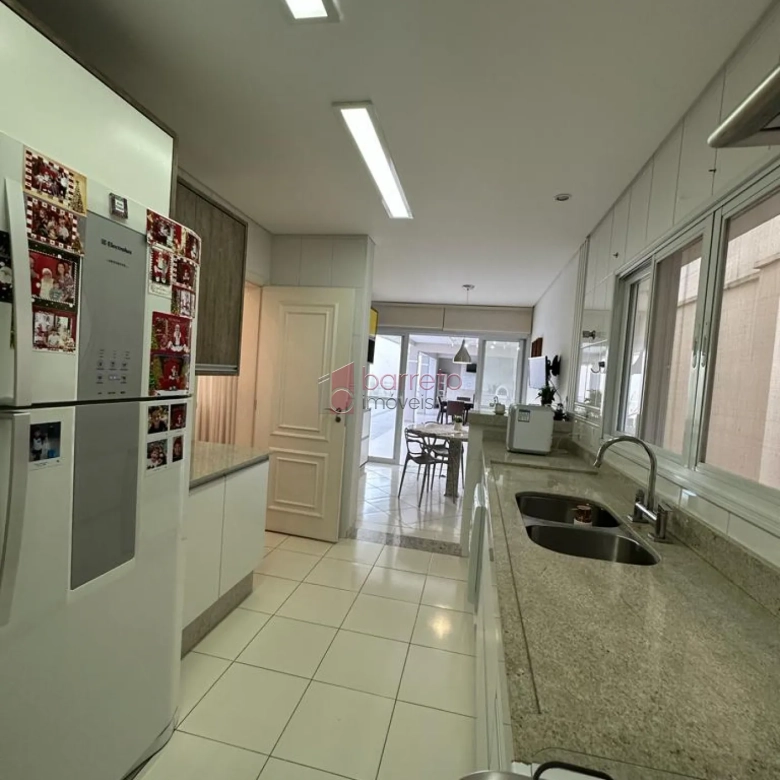 SOBRADO COM 05 QUARTOS À VENDA NO CONDOMÍNIO QUINTA DA MALOTA II EM JUNDIAÍ/SP