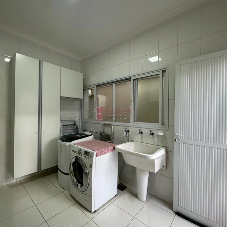 SOBRADO COM 05 QUARTOS À VENDA NO CONDOMÍNIO QUINTA DA MALOTA II EM JUNDIAÍ/SP