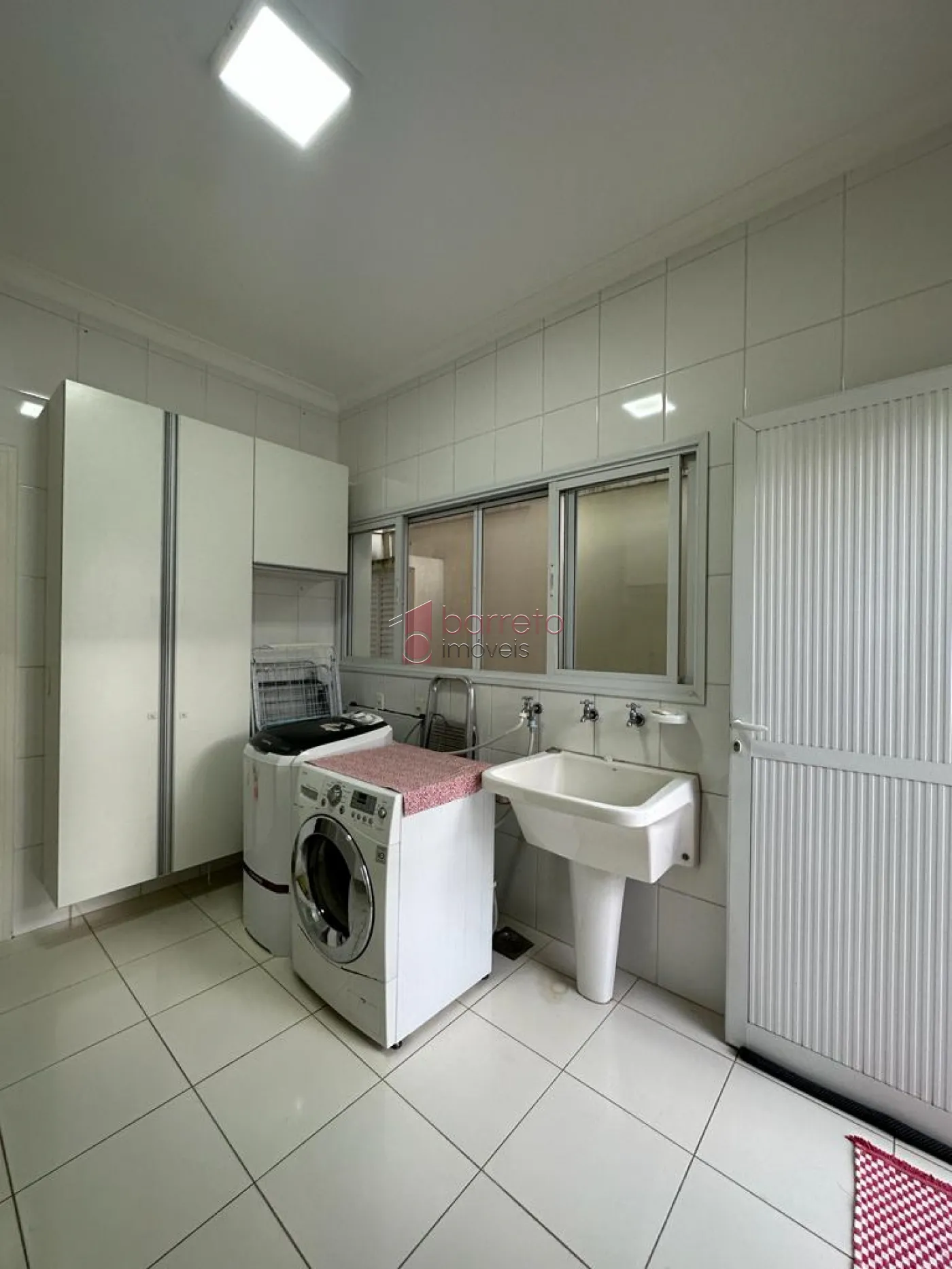 SOBRADO COM 05 QUARTOS À VENDA NO CONDOMÍNIO QUINTA DA MALOTA II EM JUNDIAÍ/SP