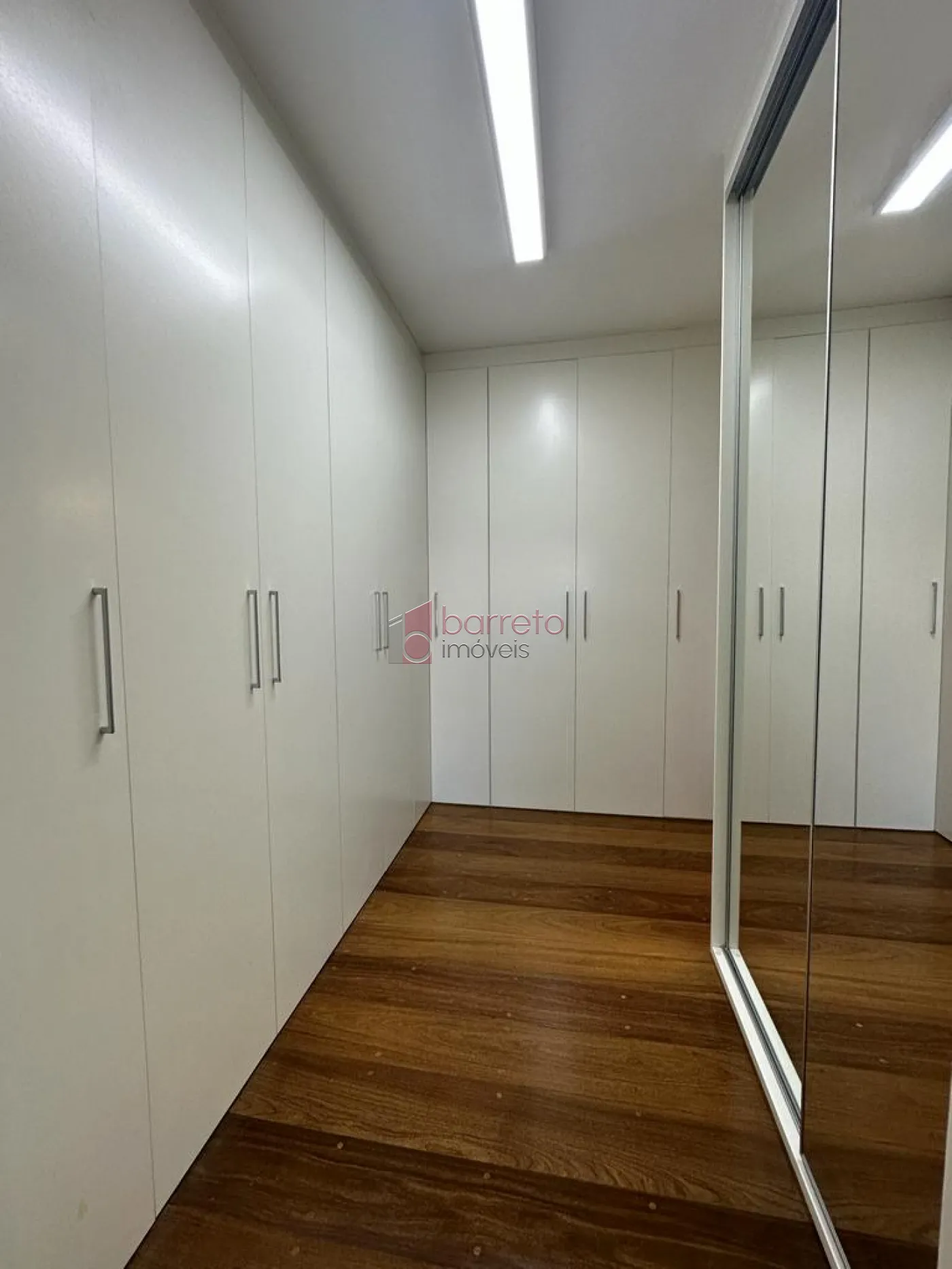 SOBRADO COM 05 QUARTOS À VENDA NO CONDOMÍNIO QUINTA DA MALOTA II EM JUNDIAÍ/SP