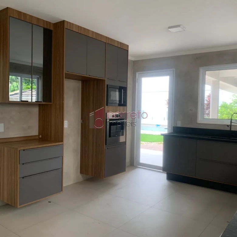 CASA À VENDA NO CONDOMÍNIO RESERVA DA SERRA EM JUNDIAÍ/SP