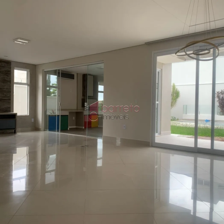 CASA À VENDA NO CONDOMÍNIO RESERVA DA SERRA EM JUNDIAÍ/SP