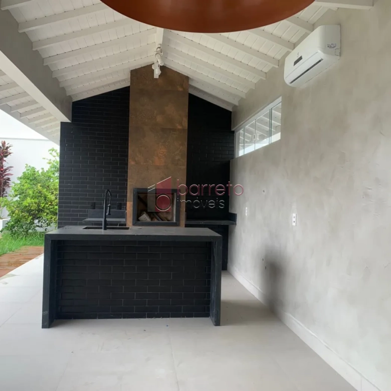CASA À VENDA NO CONDOMÍNIO RESERVA DA SERRA EM JUNDIAÍ/SP