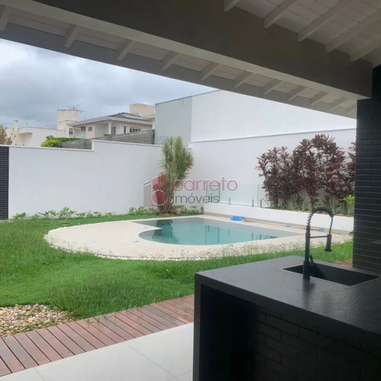 CASA À VENDA NO CONDOMÍNIO RESERVA DA SERRA EM JUNDIAÍ/SP