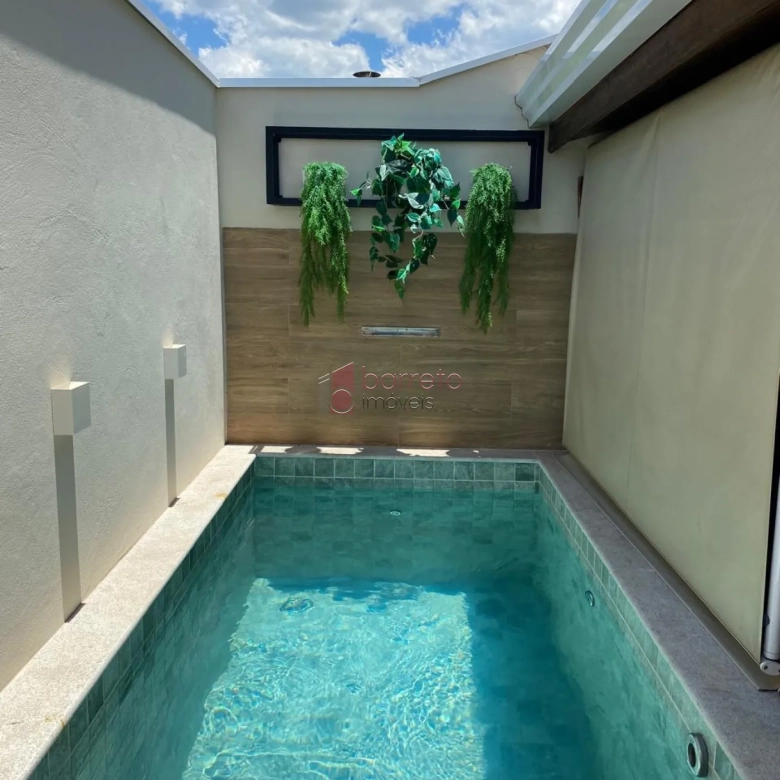 CASA COM CORREDOR À VENDA NO CONDOMÍNIO VINTAGE NO BAIRRO ENGORDADOURO EM JUNDIAÍ/SP