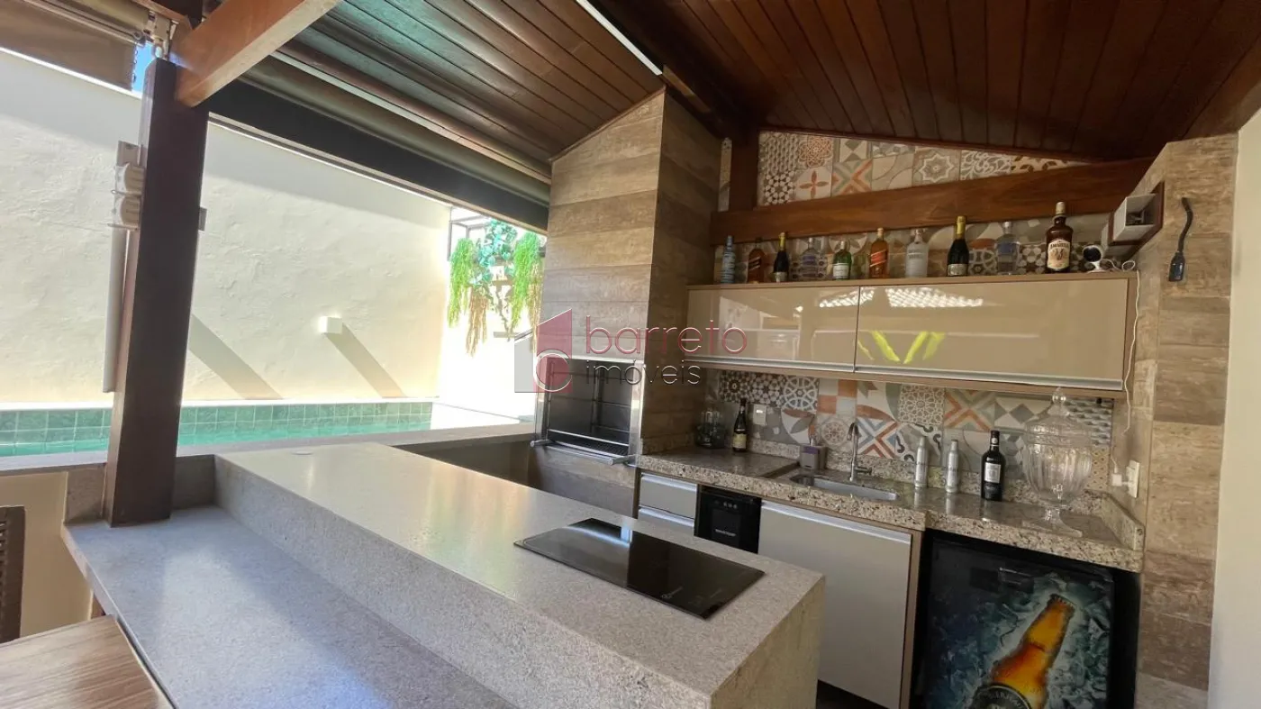 CASA COM CORREDOR À VENDA NO CONDOMÍNIO VINTAGE NO BAIRRO ENGORDADOURO EM JUNDIAÍ/SP
