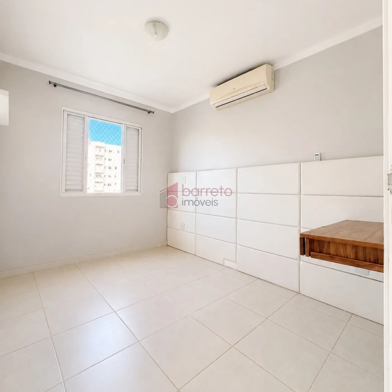 SOBRADO À VENDA – 03 QUARTOS – RESIDENCIAL THINA – JUNDIAÍ/SP