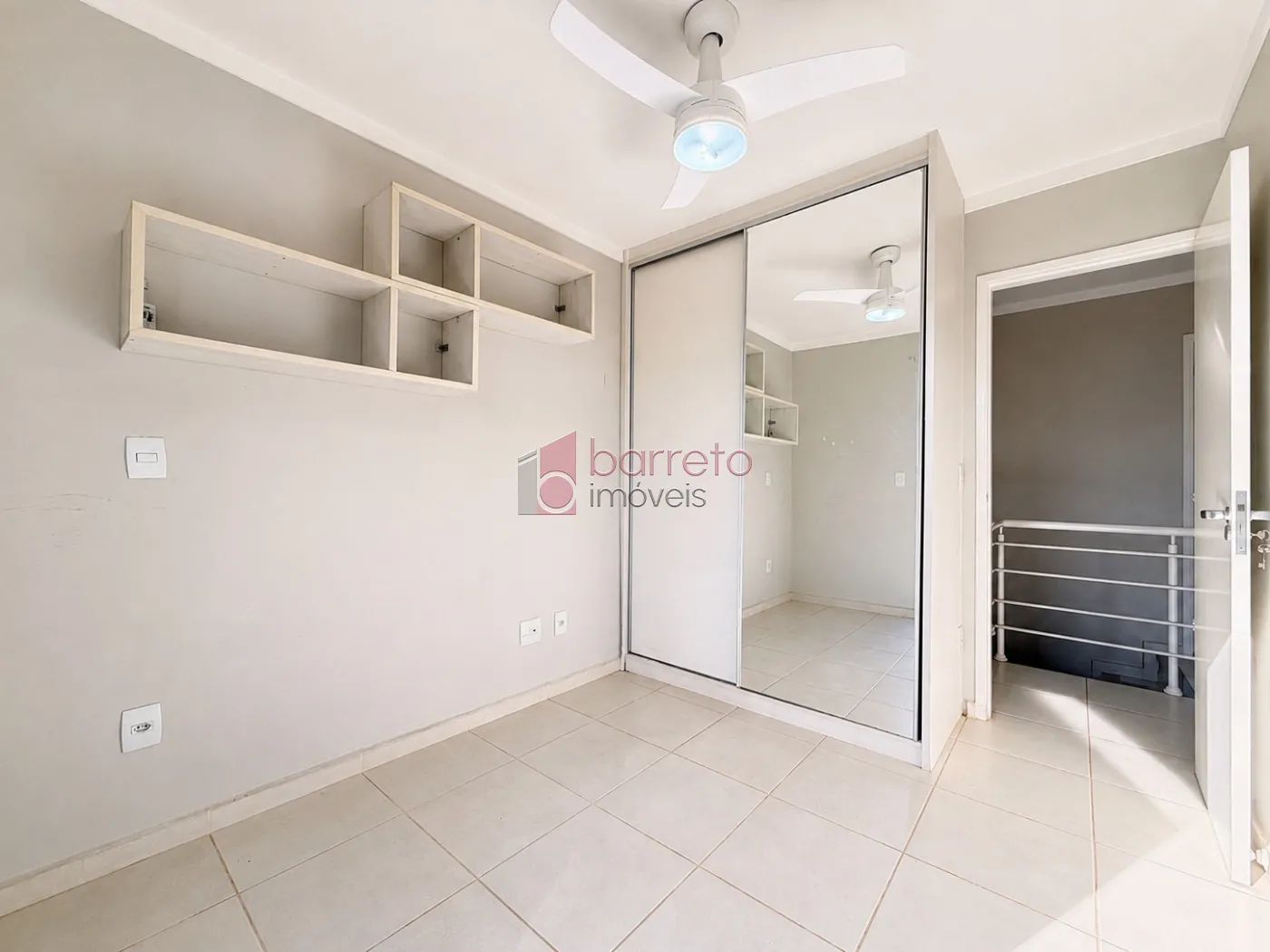 SOBRADO À VENDA – 03 QUARTOS – RESIDENCIAL THINA – JUNDIAÍ/SP