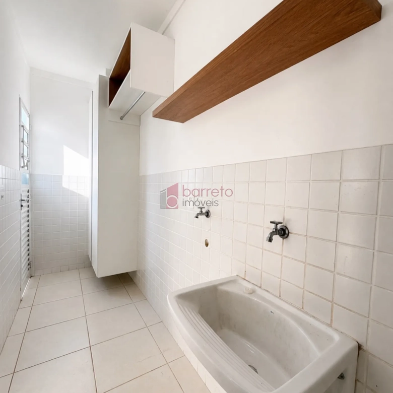 SOBRADO À VENDA – 03 QUARTOS – RESIDENCIAL THINA – JUNDIAÍ/SP