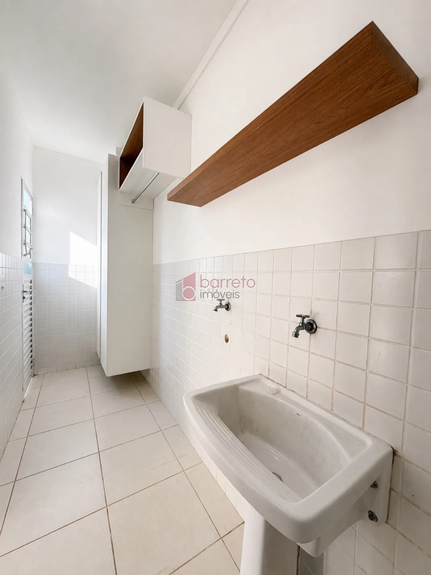 SOBRADO À VENDA – 03 QUARTOS – RESIDENCIAL THINA – JUNDIAÍ/SP