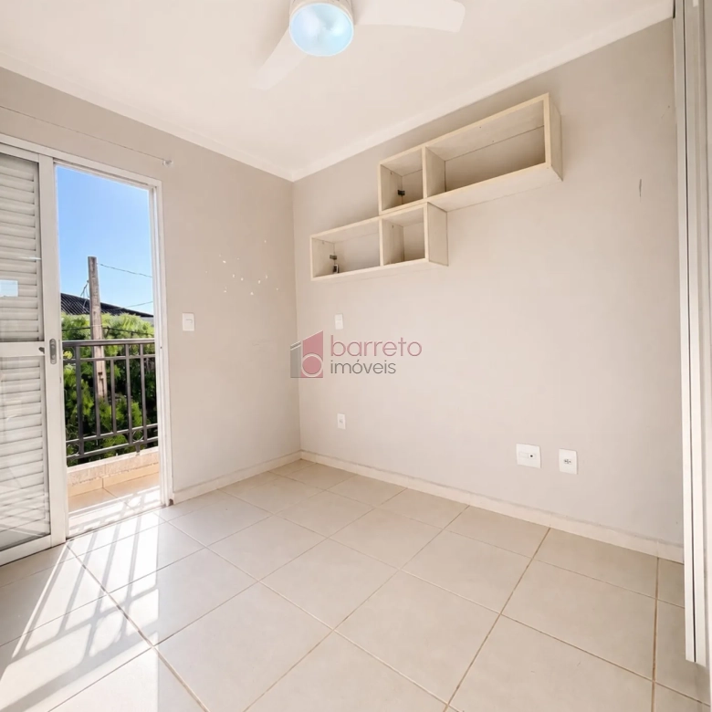 SOBRADO À VENDA – 03 QUARTOS – RESIDENCIAL THINA – JUNDIAÍ/SP
