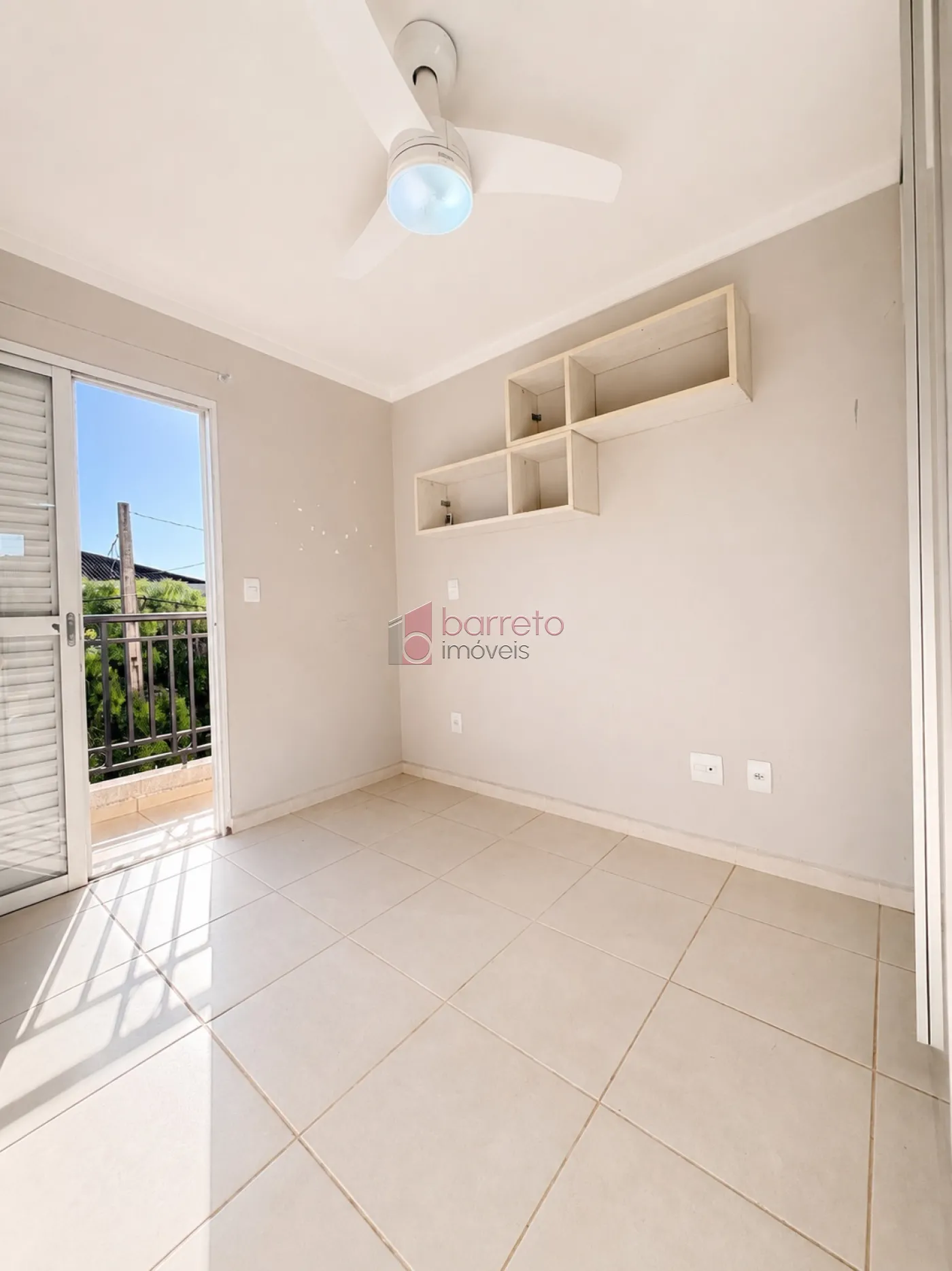 SOBRADO À VENDA – 03 QUARTOS – RESIDENCIAL THINA – JUNDIAÍ/SP