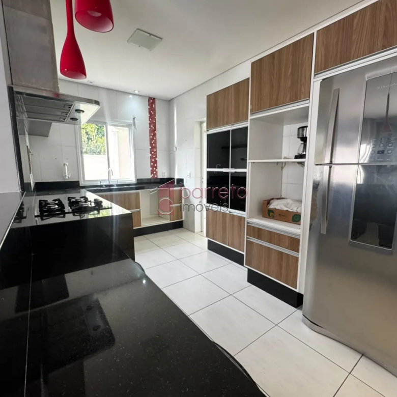 CASA TÉRREA SEMI-MOBILIADA PARA LOCAÇÃO E VENDA NO CONDOMÍNIO VILLAGE MEDEIROS – JUNDIAÍ/SP