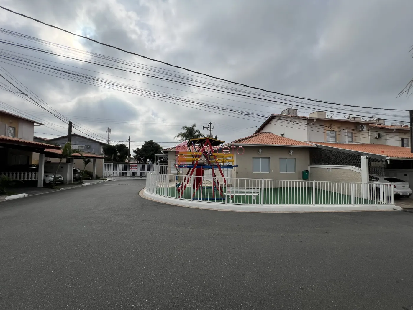 CASA À VENDA NO CONDOMÍNIO VILA RUBI EM JUNDIAÍ/SP