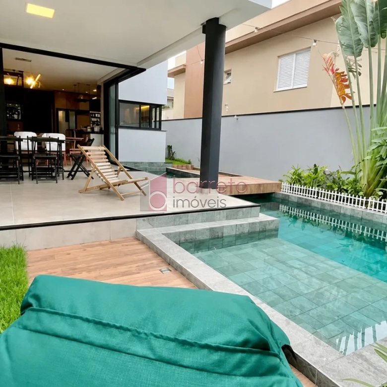 CASA/SOBRADO À VENDA – 03 QUARTOS – VILLAGE DAS FLORES – JUNDIAÍ/SP