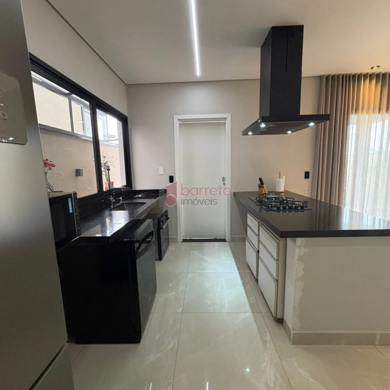 CASA SOBRADO COM 03 SUÍTES À VENDA NO CONDOMÍNIO BRISAS DO LAGO – JUNDIAÍ/SP
