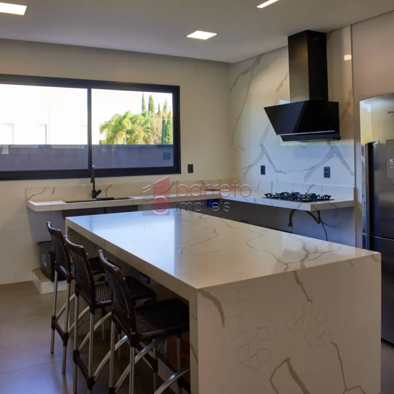 CASA À VENDA NO CONDOMÍNIO RESERVA DA SERRA EM JUNDIAÍ/SP