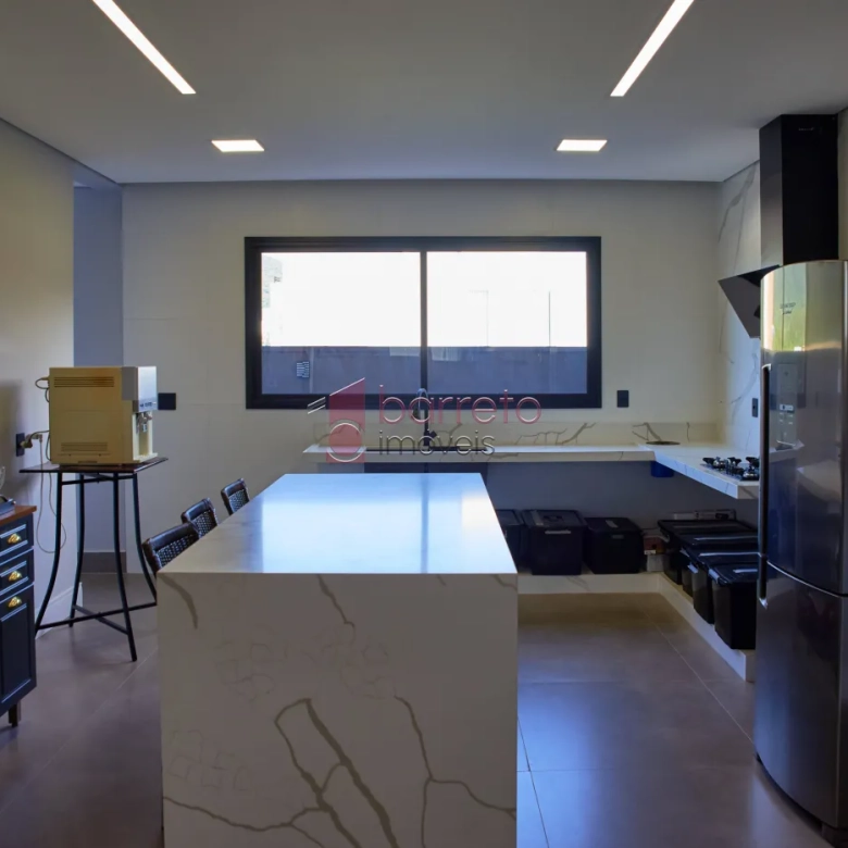 CASA À VENDA NO CONDOMÍNIO RESERVA DA SERRA EM JUNDIAÍ/SP