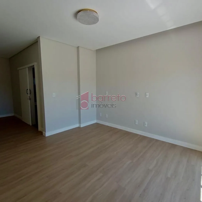 CASA À VENDA NO CONDOMÍNIO PARQUE DAS CAMÉLIAS – MEDEIROS – JUNDIAÍ/SP