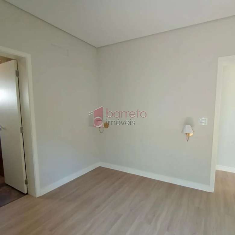 CASA À VENDA NO CONDOMÍNIO PARQUE DAS CAMÉLIAS – MEDEIROS – JUNDIAÍ/SP