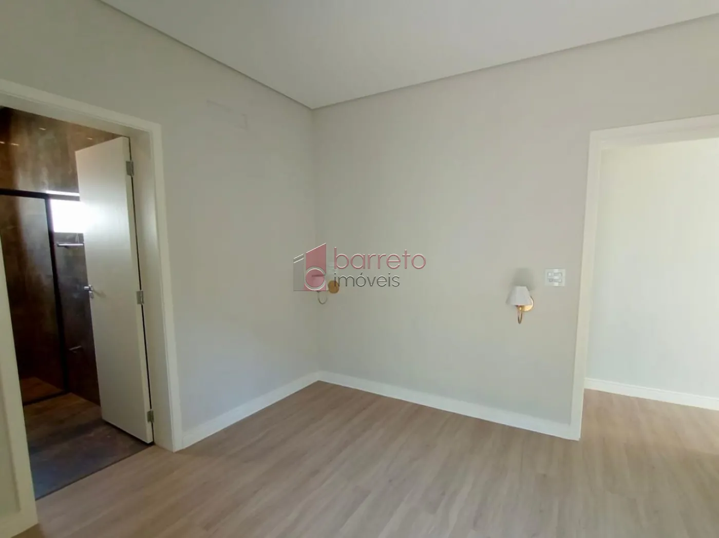 CASA À VENDA NO CONDOMÍNIO PARQUE DAS CAMÉLIAS – MEDEIROS – JUNDIAÍ/SP