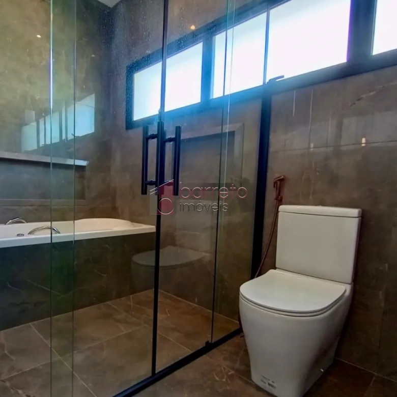 CASA À VENDA NO CONDOMÍNIO PARQUE DAS CAMÉLIAS – MEDEIROS – JUNDIAÍ/SP