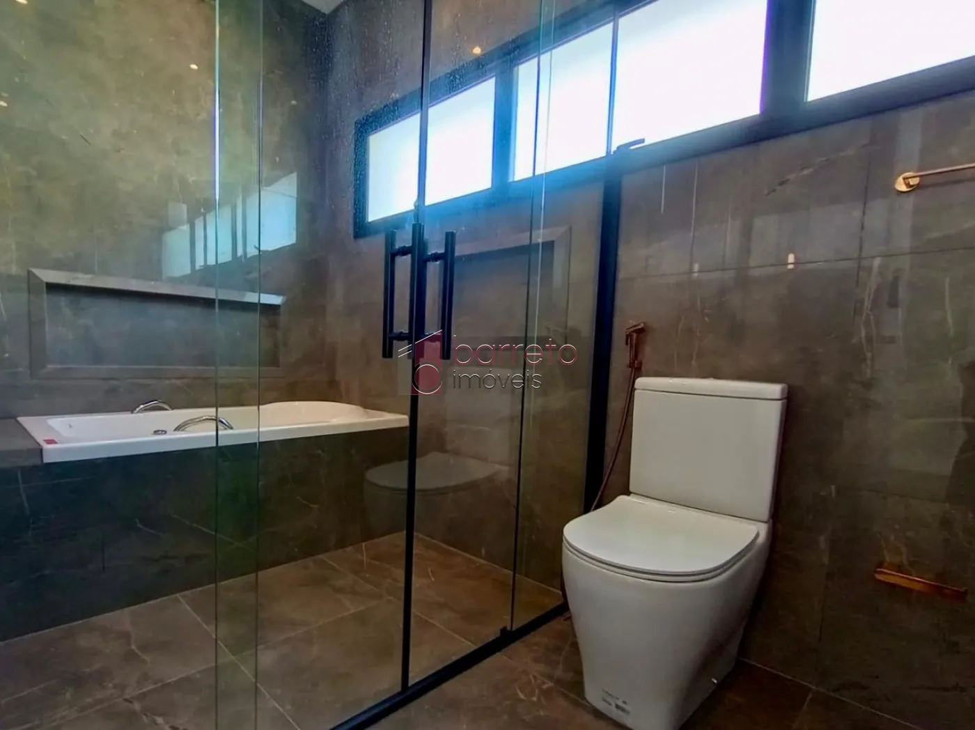 CASA À VENDA NO CONDOMÍNIO PARQUE DAS CAMÉLIAS – MEDEIROS – JUNDIAÍ/SP