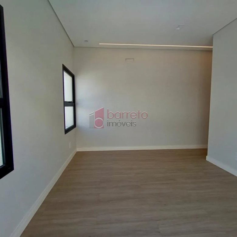 CASA À VENDA NO CONDOMÍNIO PARQUE DAS CAMÉLIAS – MEDEIROS – JUNDIAÍ/SP