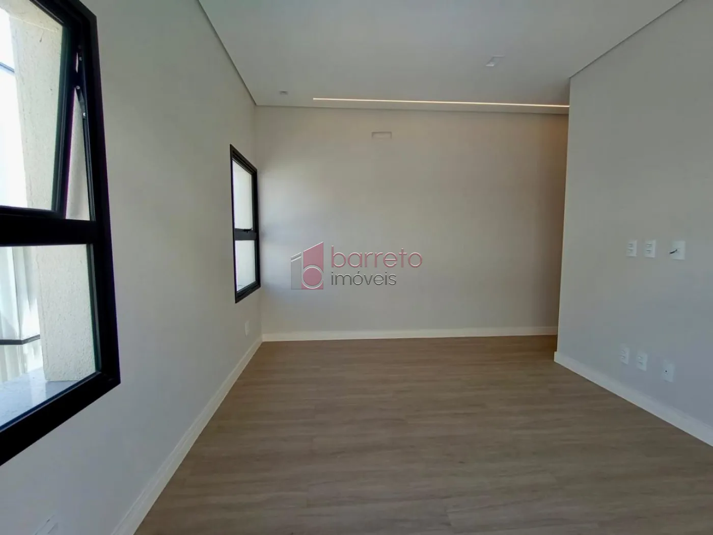 CASA À VENDA NO CONDOMÍNIO PARQUE DAS CAMÉLIAS – MEDEIROS – JUNDIAÍ/SP
