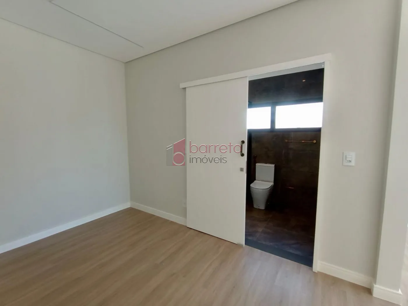 CASA À VENDA NO CONDOMÍNIO PARQUE DAS CAMÉLIAS – MEDEIROS – JUNDIAÍ/SP