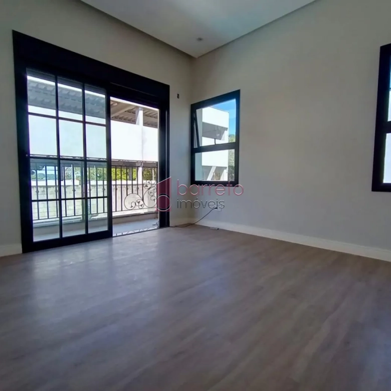 CASA À VENDA NO CONDOMÍNIO PARQUE DAS CAMÉLIAS – MEDEIROS – JUNDIAÍ/SP