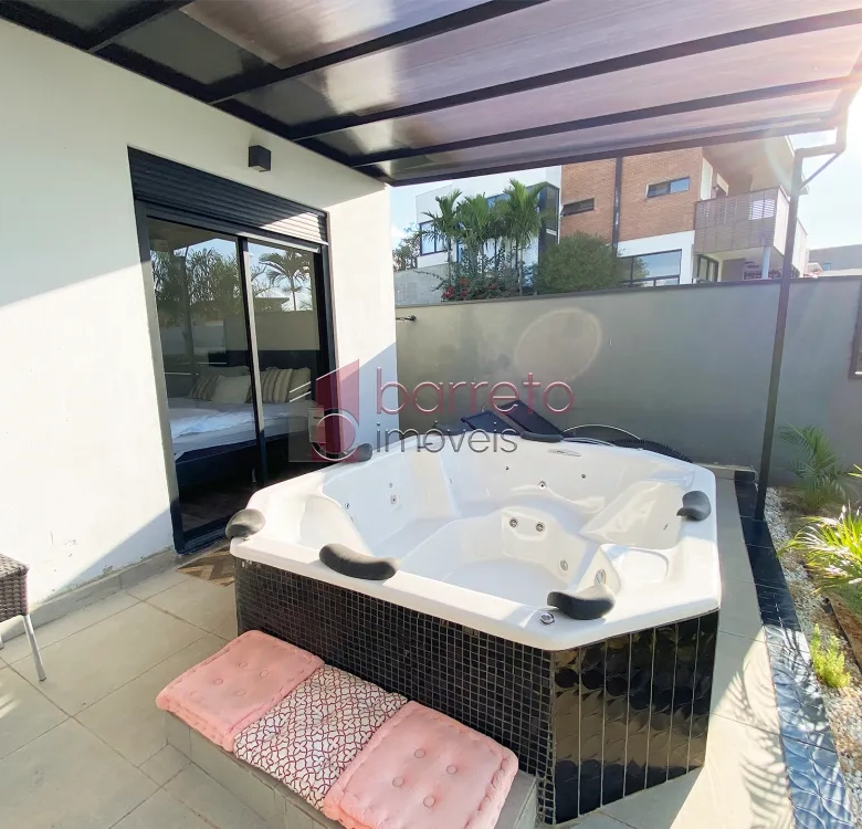 CASA TÉRREA À VENDA – 03 QUARTOS – CONDOMÍNIO RESERVA DA SERRA – JUNDIAÍ/SP