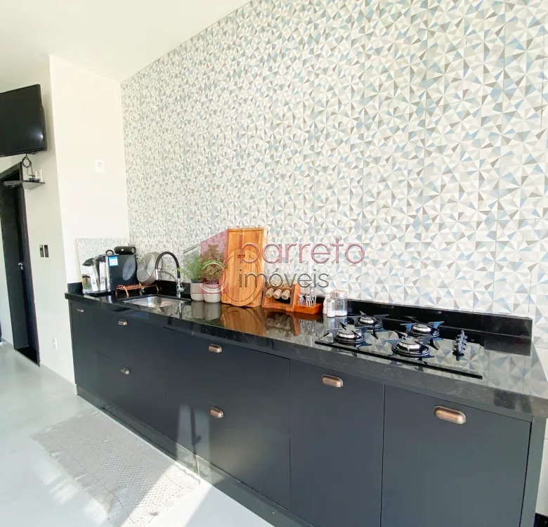 CASA TÉRREA À VENDA – 03 QUARTOS – CONDOMÍNIO RESERVA DA SERRA – JUNDIAÍ/SP