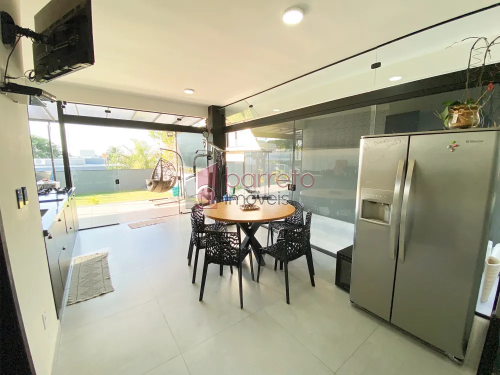 CASA TÉRREA À VENDA – 03 QUARTOS – CONDOMÍNIO RESERVA DA SERRA – JUNDIAÍ/SP