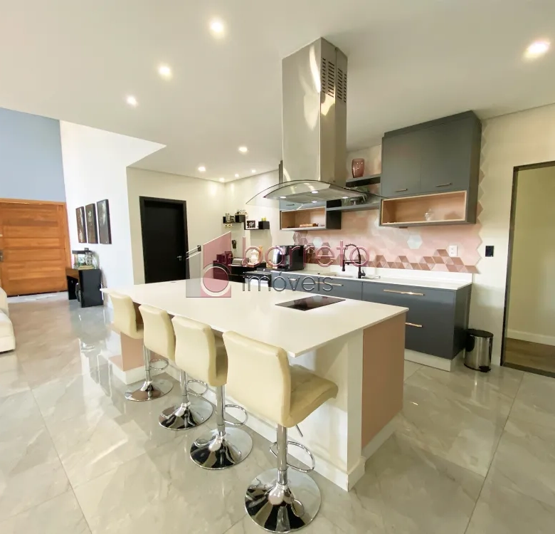 CASA TÉRREA À VENDA – 03 QUARTOS – CONDOMÍNIO RESERVA DA SERRA – JUNDIAÍ/SP