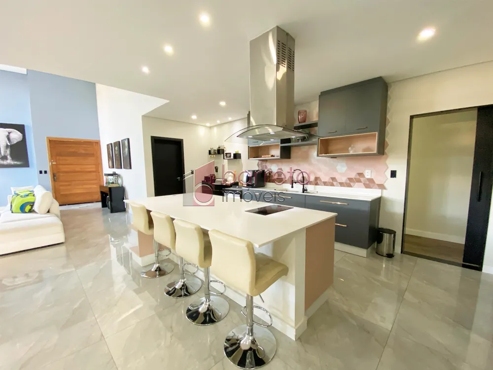 CASA TÉRREA À VENDA – 03 QUARTOS – CONDOMÍNIO RESERVA DA SERRA – JUNDIAÍ/SP