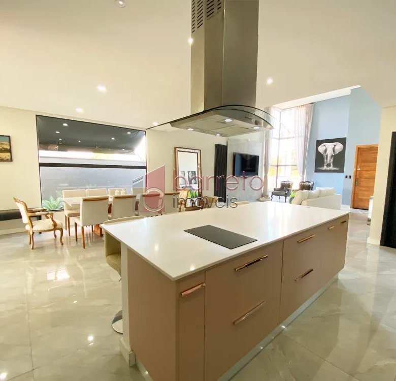 CASA TÉRREA À VENDA – 03 QUARTOS – CONDOMÍNIO RESERVA DA SERRA – JUNDIAÍ/SP