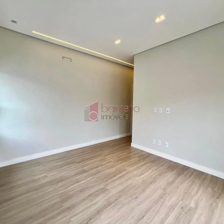 CASA À VENDA NO CONDOMÍNIO PARQUE DAS CAMÉLIAS – MEDEIROS – JUNDIAÍ/SP